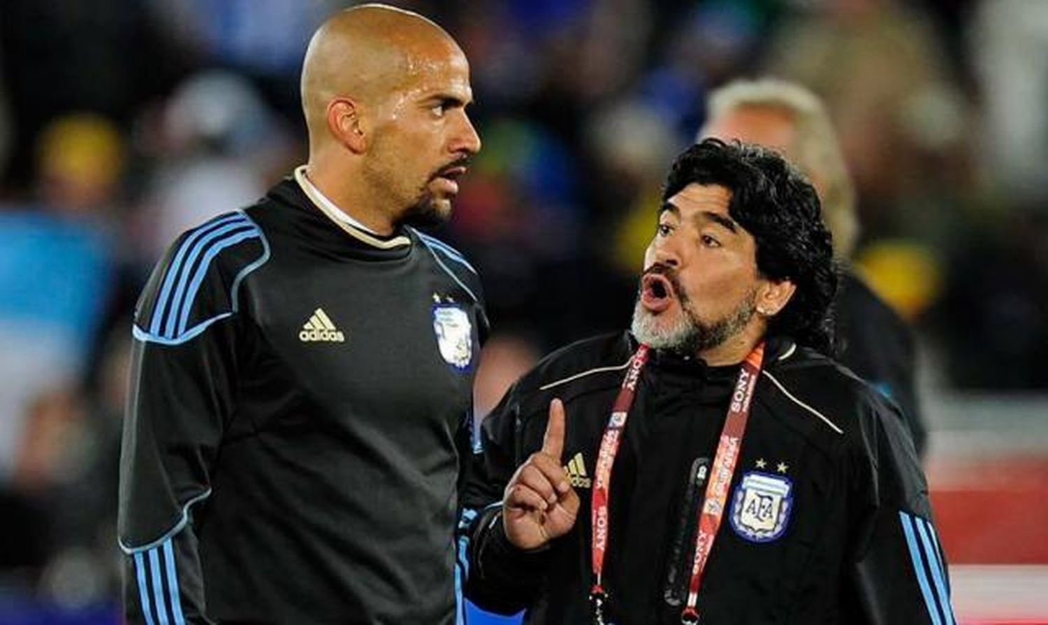 Verón le deseó suerte a Maradona, pero atendió a Morla: "Debemos bajar los niveles de histeria"