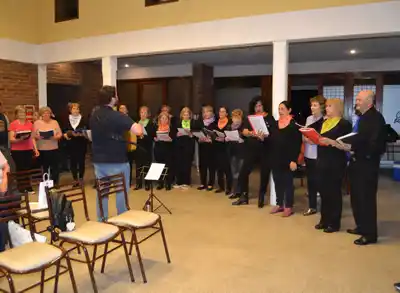Villa Cañás tuvo su encuentro de coros locales