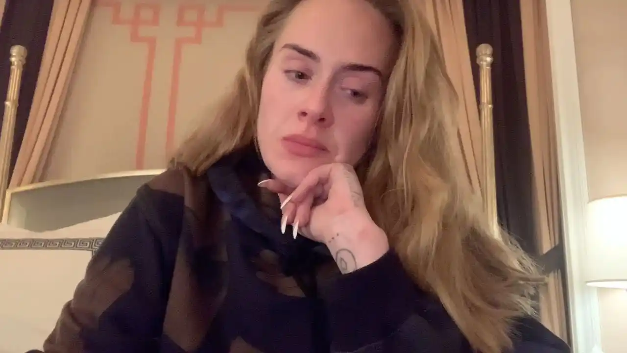 Adele lloró por cancelar conciertos en Las Vegas