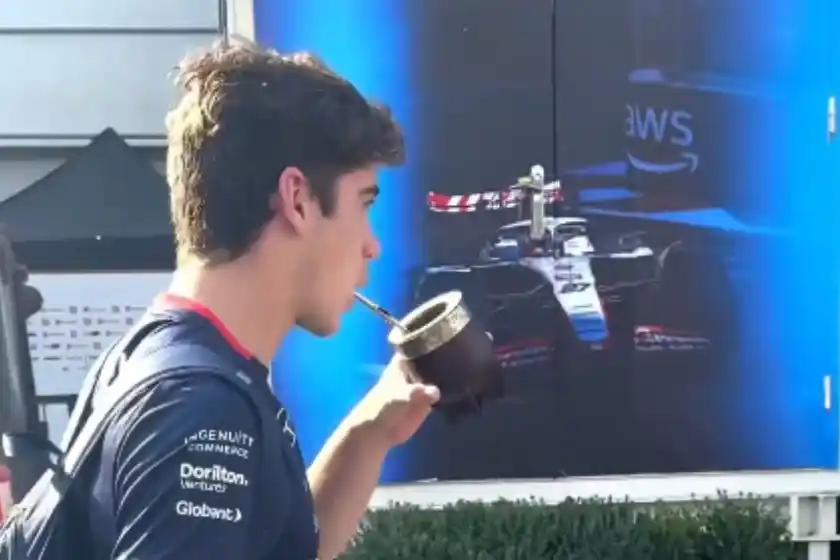 A puro mate: Franco Colapinto llegó a Bakú para su segunda carrera en F1