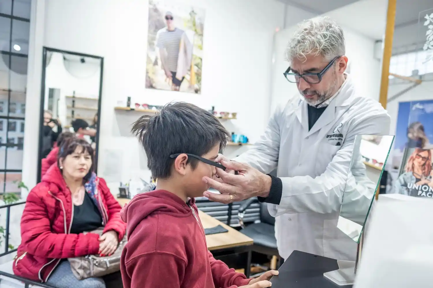Más de 180 chicos recibieron lentes de forma gratuita.