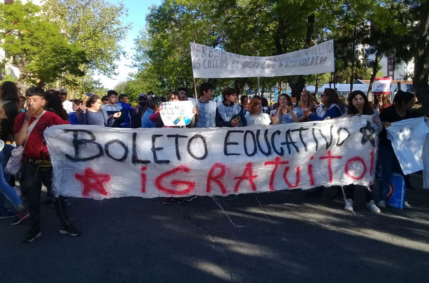 Protesta y corte por la quita del boleto estudiantil