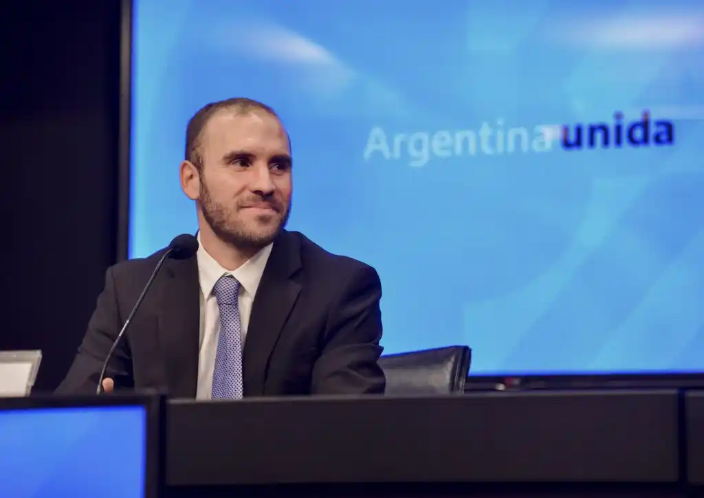 El Gobierno dispuso postergar pagos de deuda por unos 9.000 millones de dólares