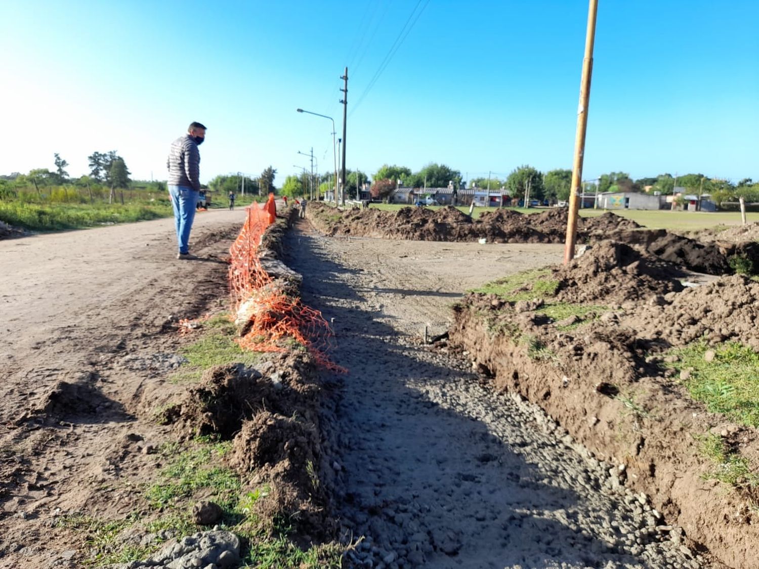 Se realizan los trabajos de cordón cuneta y badenes en la zona sur