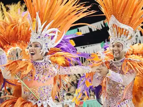 El carnaval de concordia vivió una multitudinaria tercera noche y consolida una edición en crecimiento