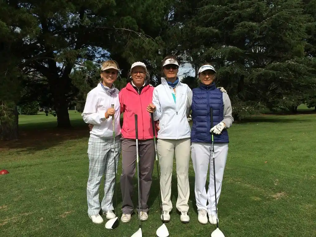 Sfilio y Calviño, destacados en los medal del Tandil Golf