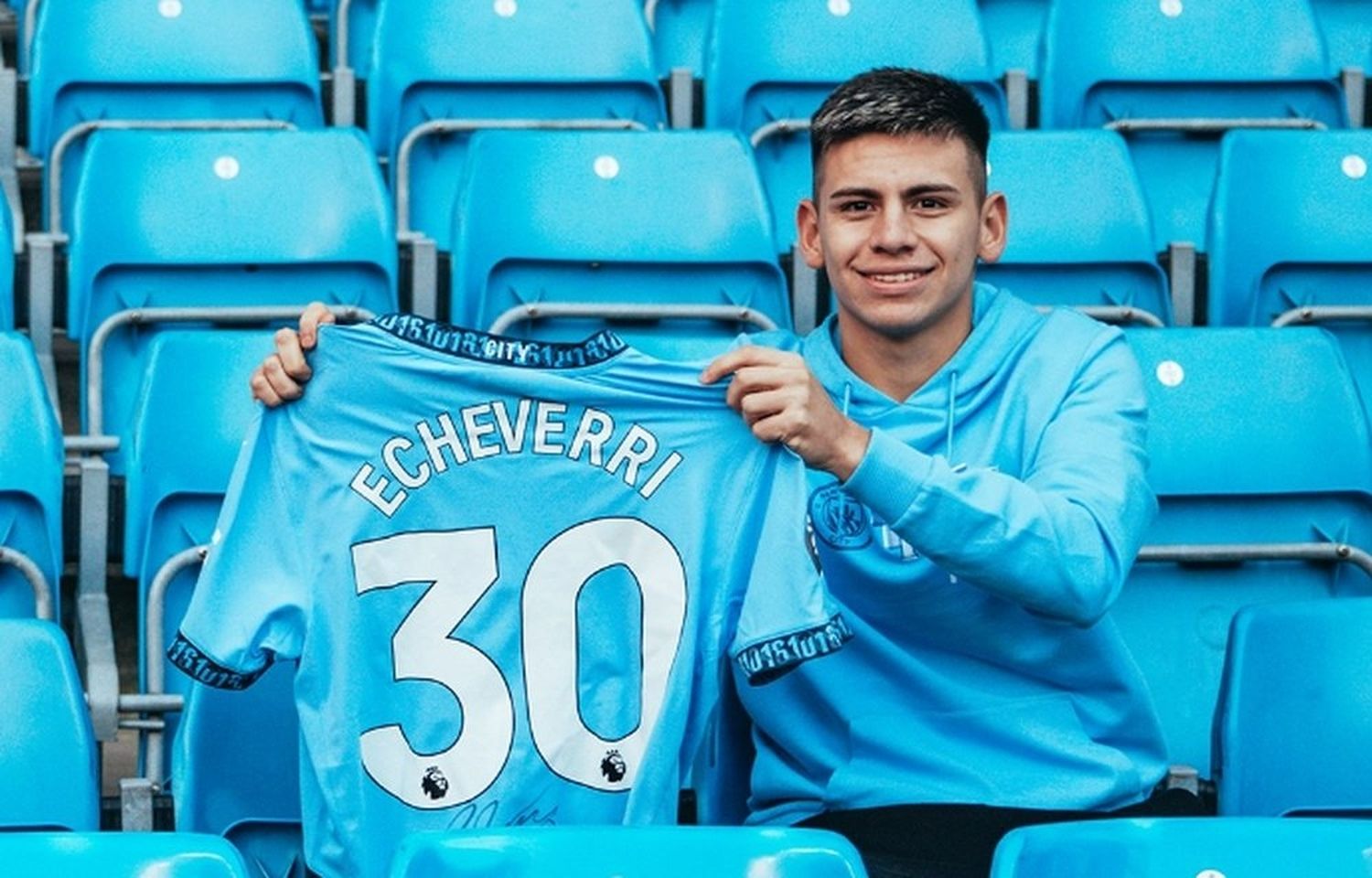 "El Diablito" Echeverri fue presentado en Manchester