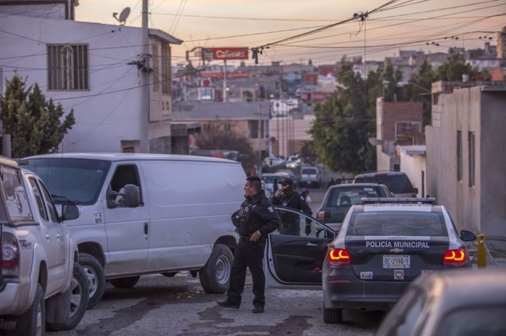 Tras asesinar a sus tres hijos, se quitó la vida