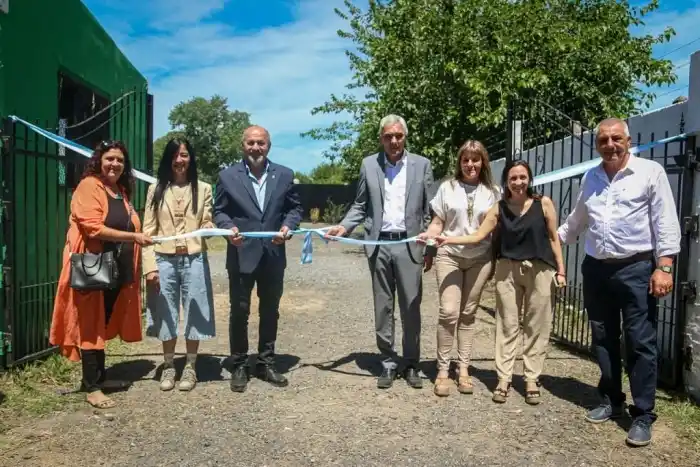 El intendente de Berisso acompañó la inauguración.