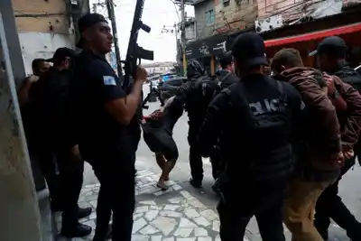 Río de Janeiro, en guerra: más de 60 muertos en la mayor operación de la historia contra el narcotráfico