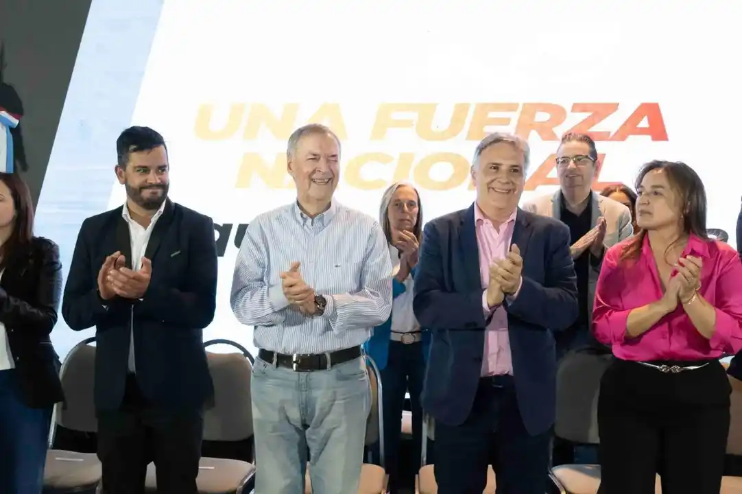 Schiaretti y Llaryora encabezaron el encuentro