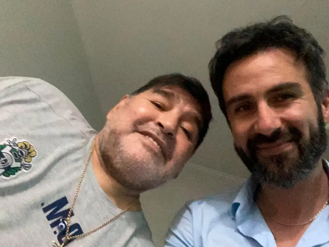 Muerte de Maradona: eximen de prisión a su médico, investigado por homicidio culposo