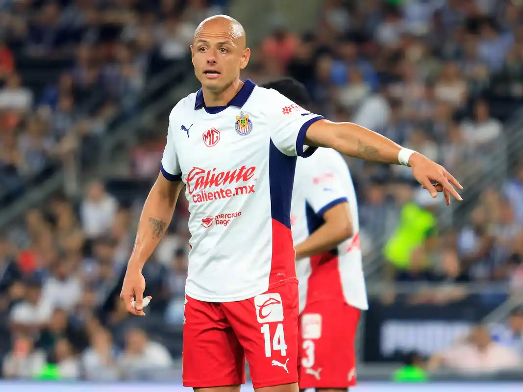 Javier " Chicharito" Hernández en un juego de las Chivas en abril de 2025.Jam Media .Foto:Getty Images