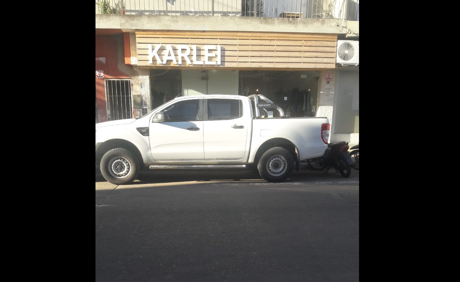 Reclamo: “En el cajón de las motos”