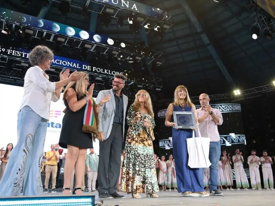 La ministra de Cultura Susana Rueda, encabezo la delegación santafesina