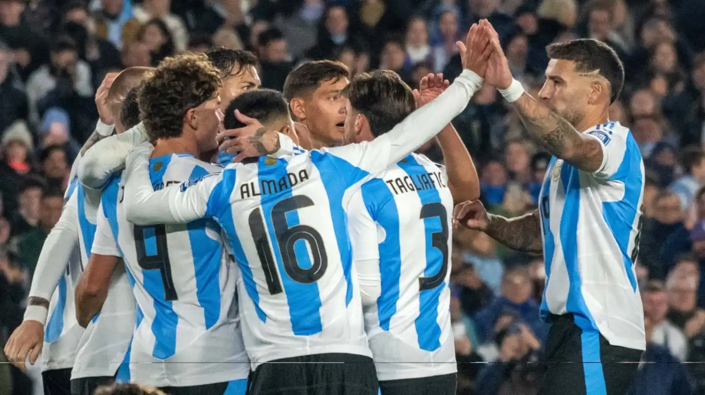 Argentina cierra las Eliminatorias sin Messi ante un Ecuador