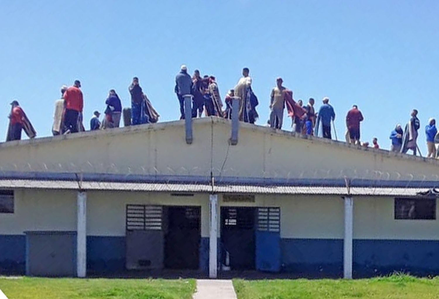 Tras varias horas de tensión en la cárcel  de Barker los reclusos levantaron el motín