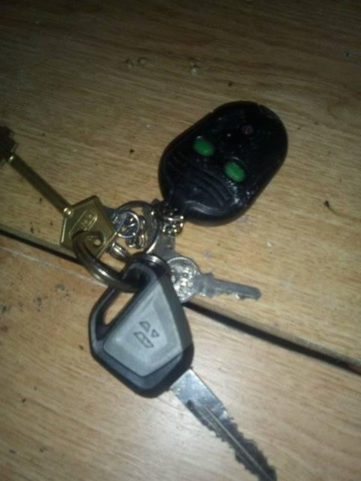 Encontraron un juego de llaves de auto