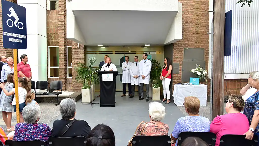 Con emotivos homenajes, la Clínica Regional del Este celebró 50 años