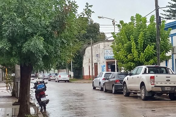 Vecinos de Obligado y Rivadavia reclaman por "ruido, suciedad, desorden y violencia" en el barrio