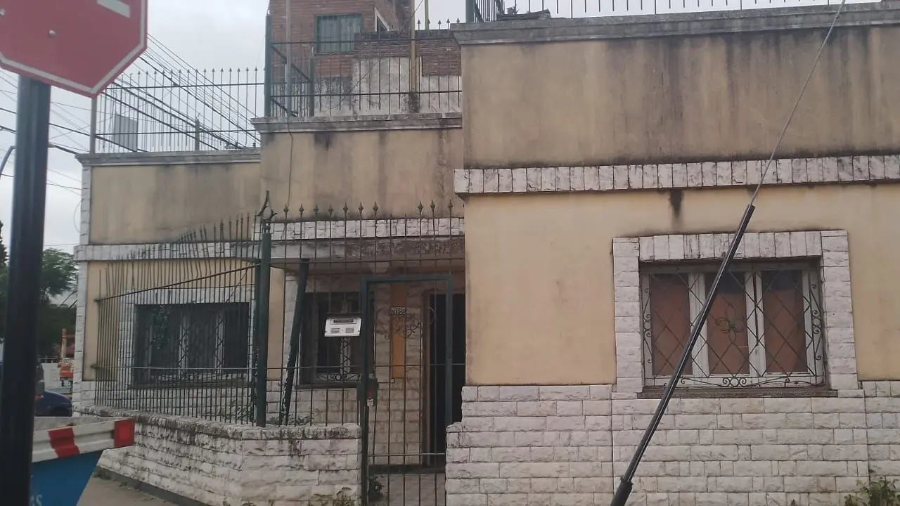 Dos heridos tras el derrumbe de una loza en una vivienda de barrio Ludueña