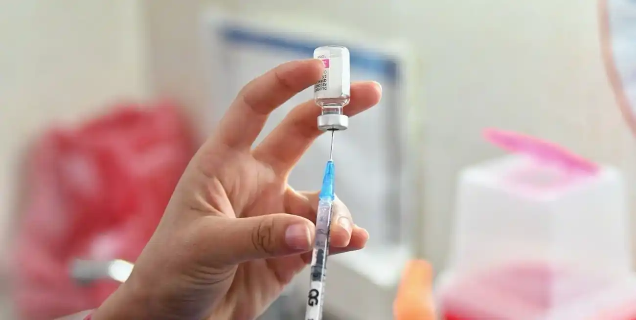 La vacunación antigripal en grupos de riesgo es fundamental para prevenir casos graves