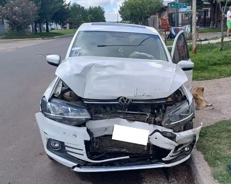 General Galarza: Lesionado grave tras chocar a un auto estacionado