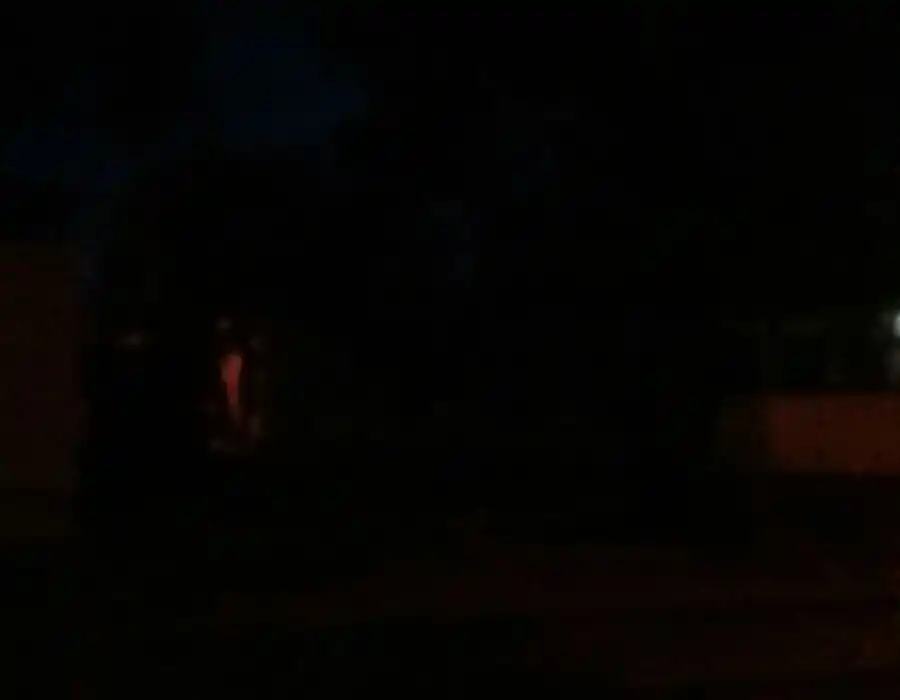 Vecinos del barrio 338 piden el arreglo de luminarias 
