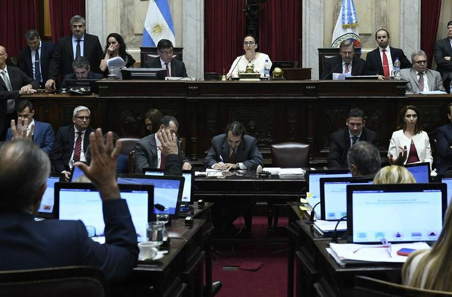 Juran los 24 senadores electos el 27 de octubre