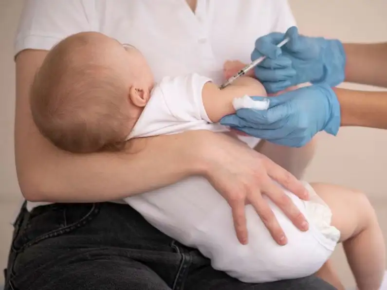 Desde 2026, la segunda dosis de la vacuna triple viral se aplicará a los 15 meses