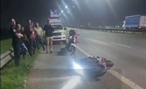 Un custodio de Cristina Kirchner fue atacado por motochorros en el Camino del Buen Ayre tras salir de su guardia