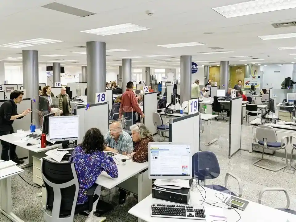 Uno de cada tres trabajadores cambia su empleo debido al salario y las oportunidades de crecimiento.