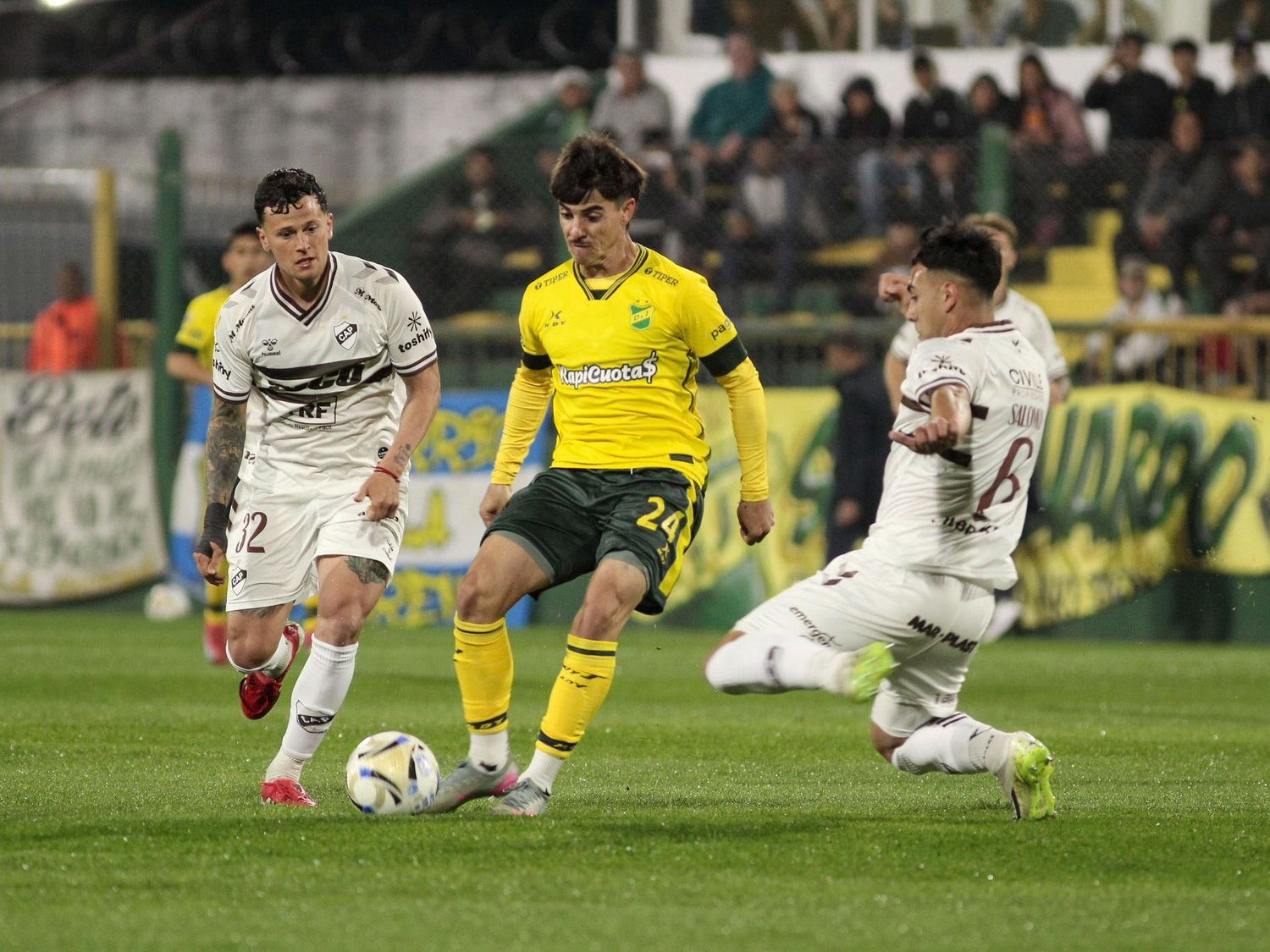 Platense lo dio vuelta y se impuso a Defensa y Justicia