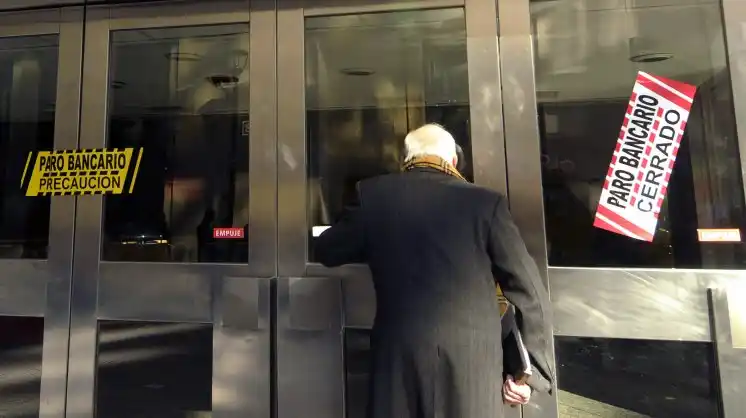 Sin bancos en todo el país por paro de La Bancaria