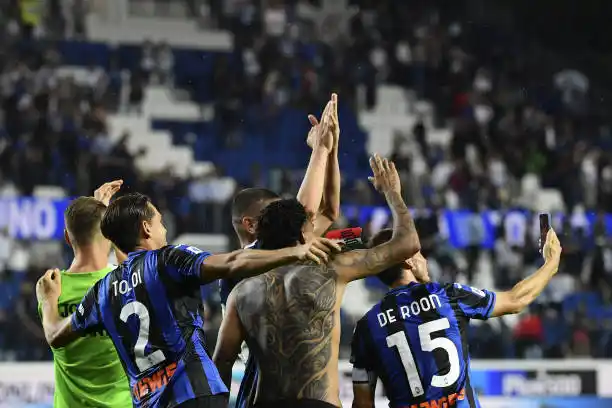 Atalanta, con Mussi,  ganó y llegó a la punta