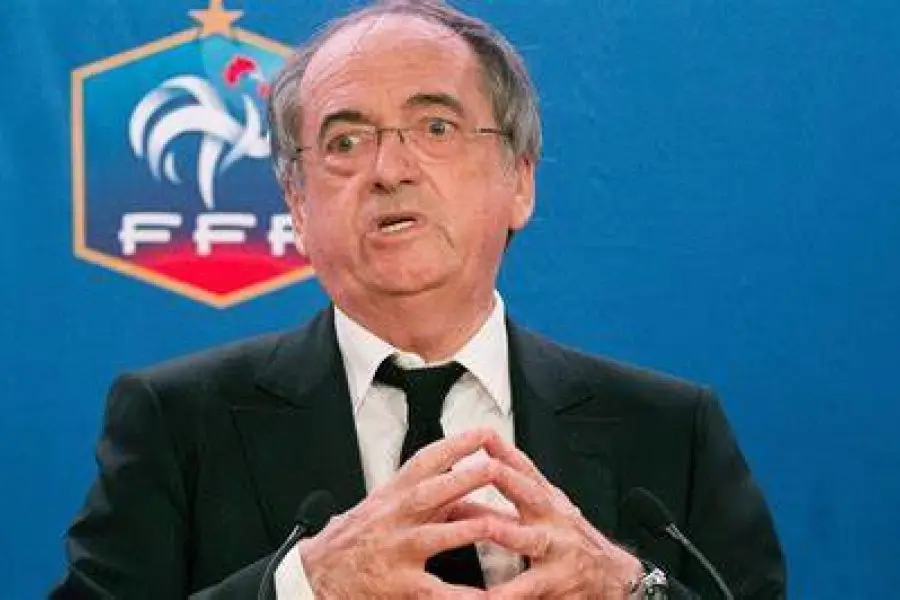 El presidente de la Federación Francesa de Fútbol renunció repleto de denuncias por acoso sexual