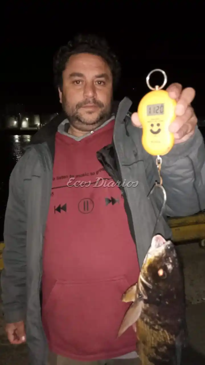 Jorge Gómez, con su pieza ganadora