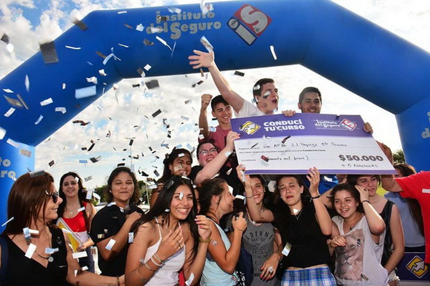 Entregaron los premios del concurso “Conducí tu Curso”