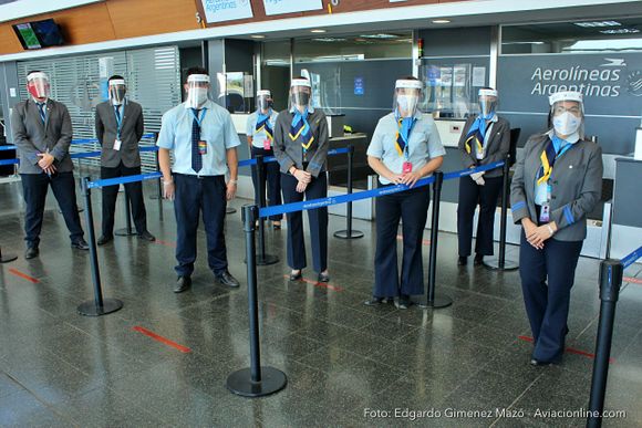 Reinicio de operaciones: Aerolíneas Argentinas denunciará penalmente a los pasajeros que intenten evadir controles sanitarios