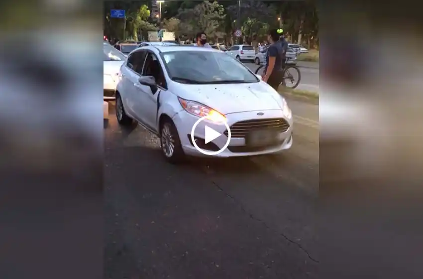 Pudo ser una tragedia: automovilista se durmió alcoholizado al volante en Oroño y el río