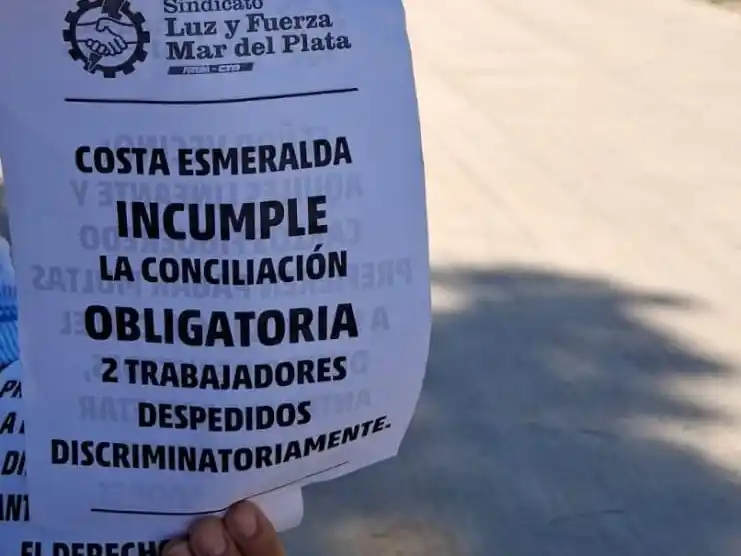 El gremio denunció amenazas y hostigamientos a los empleados que aún continúan en el barrio privado.