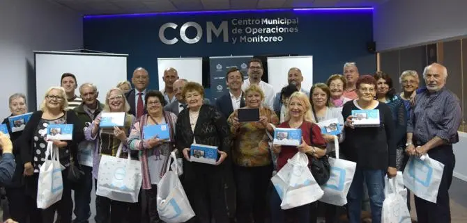 Se entregaron 17.900 tablets a jubilados en Mar del Plata
