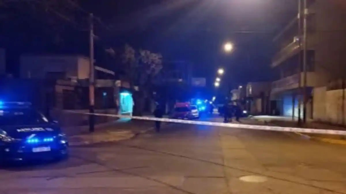 Balearon el frente del comercio de un funcionario de Villa Gobernador Gálvez