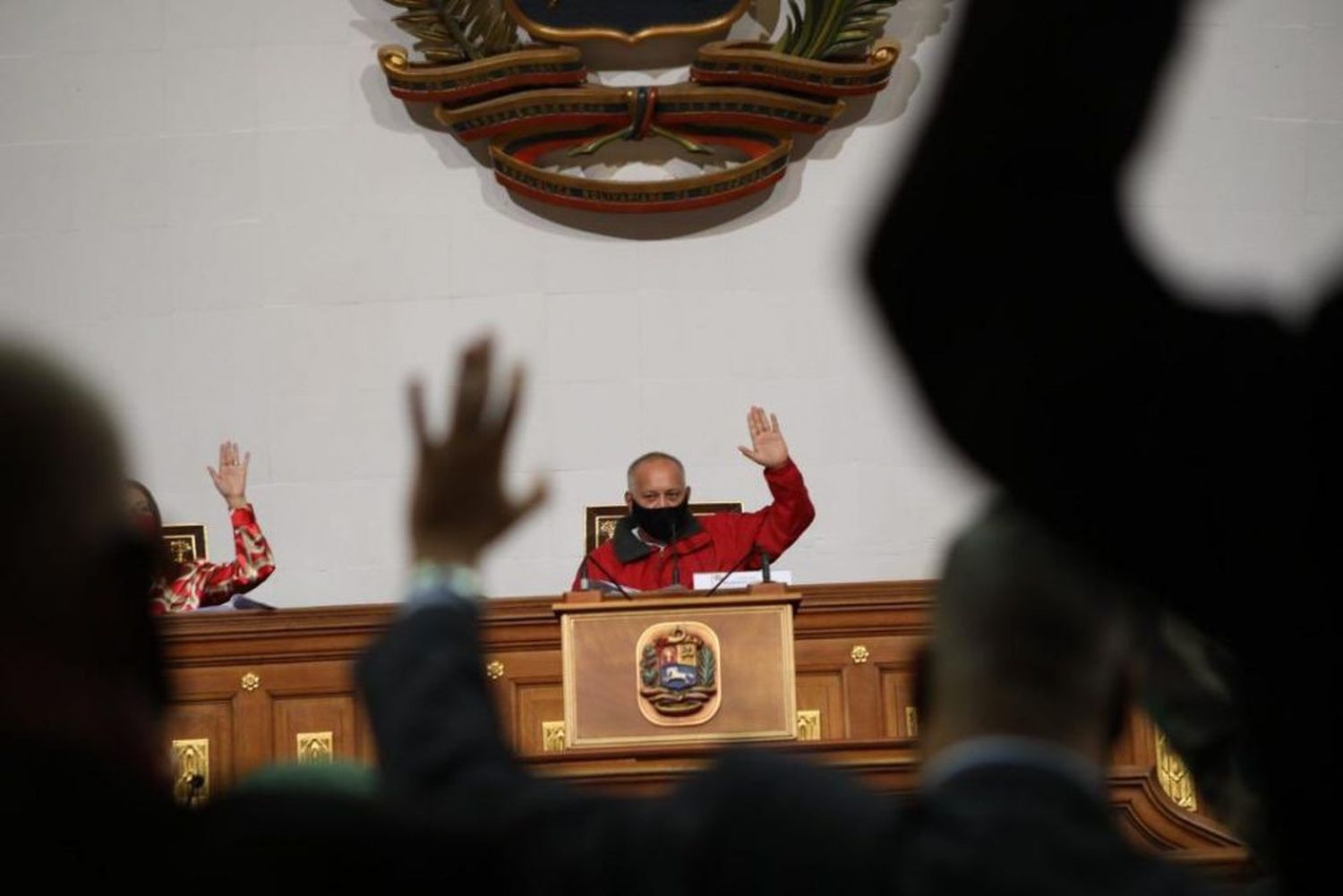 ANC de Maduro aprueba polémica ley antibloqueo