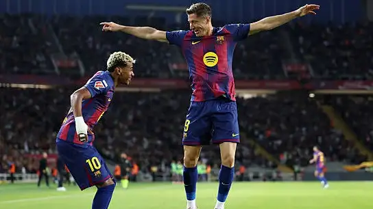 Barcelona tiene en carpeta a tres defensores argentinos.