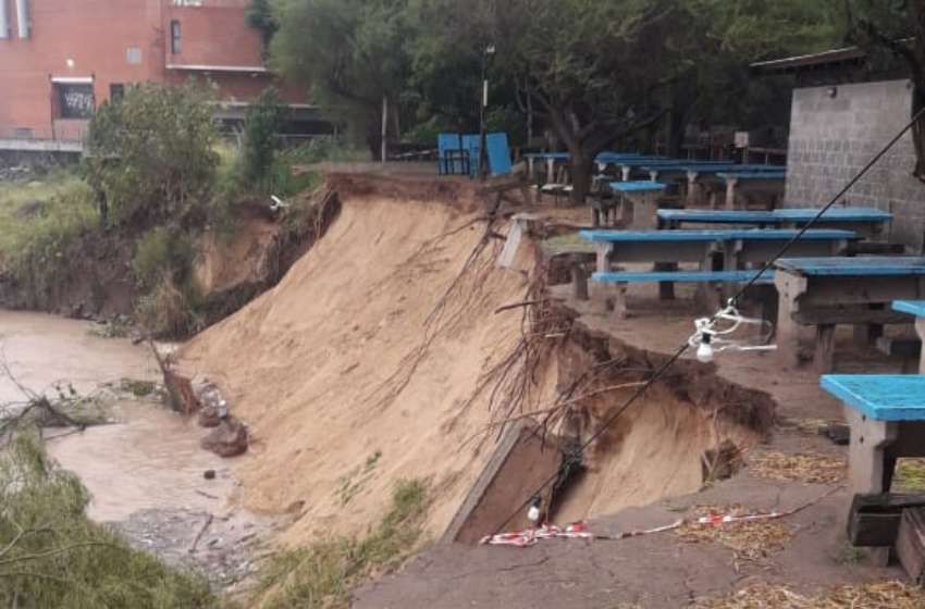 Tras el derrumbe en el Club Mitre, piden inspeccionar todas las construcciones asentadas sobre la barranca
