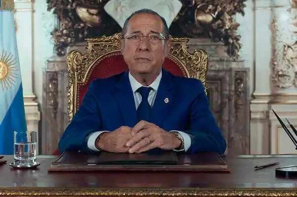 La película con Francella interpretando 16 personajes se estrenó el pasado jueves.