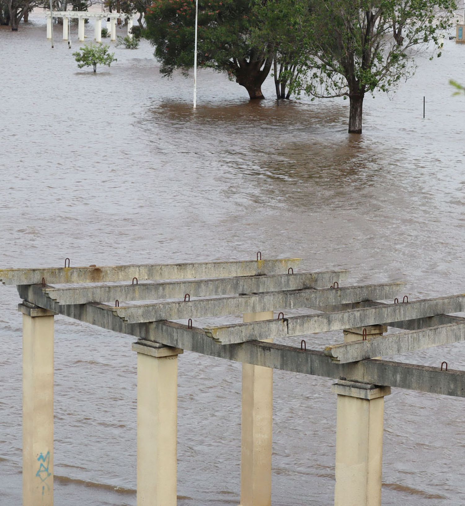 El río Uruguay se mantendrá en los 13,70 hoy miércoles. Crecería en los próximos días