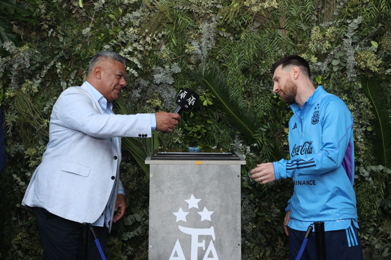 Tapia y Messi, en el acto de ayer.