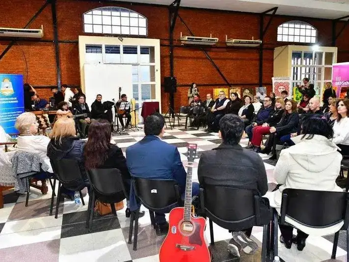 Distinguieron a los empleados públicos que forman
parte del concurso literario “Letras del Viento Norte”